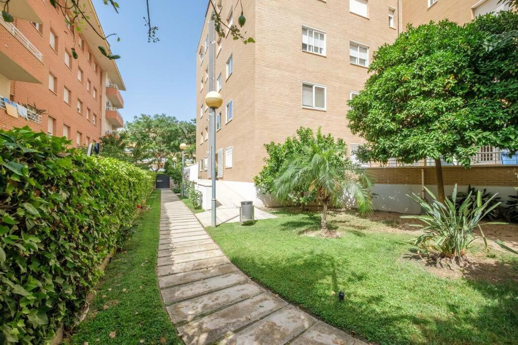 Apartamento En Complejo Residencial, Con Piscina. Salou Luaran gambar