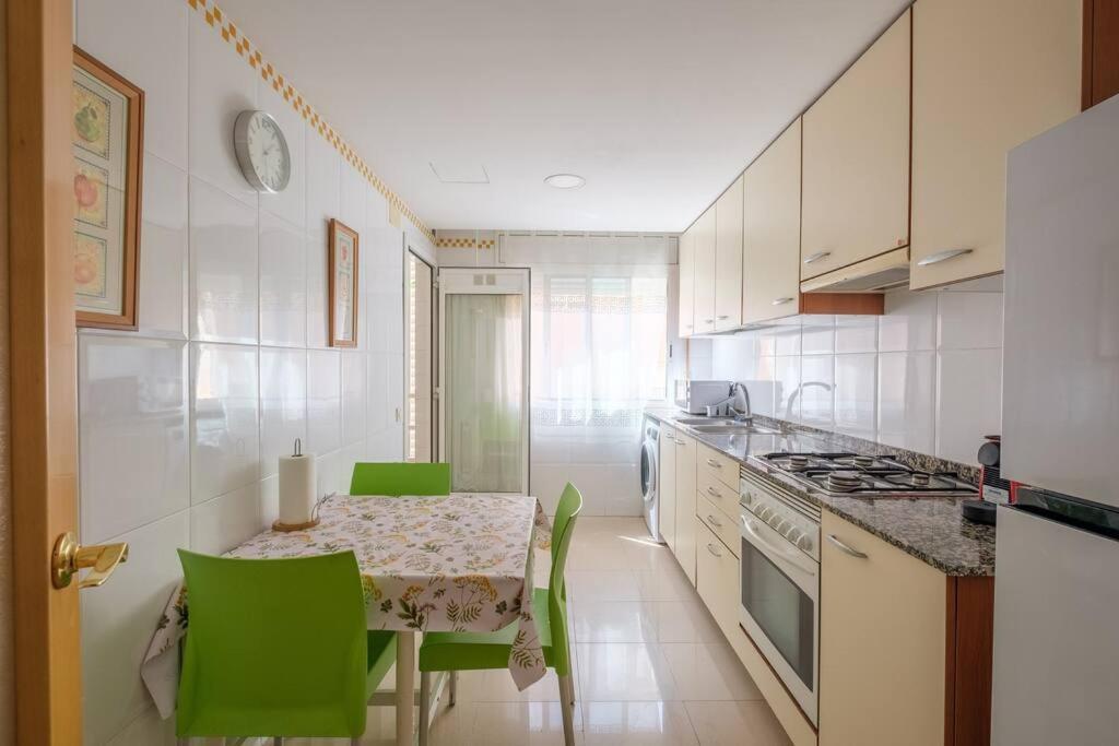 Apartamento En Complejo Residencial, Con Piscina. Salou Luaran gambar